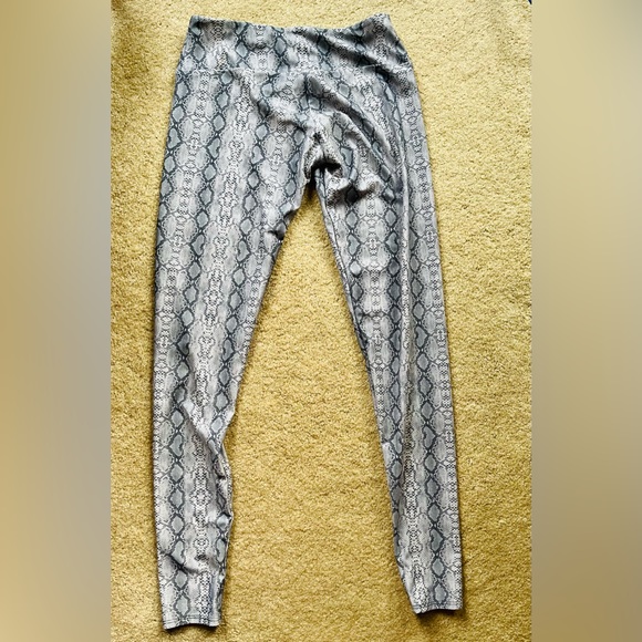 Onzie snake print leggings xs - Picture 2 of 2
